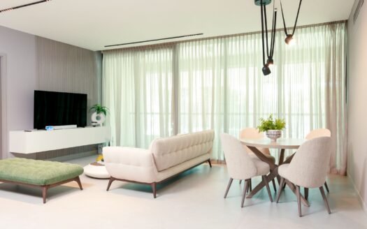UPTOWN – The New Icon of Calle Uruguay